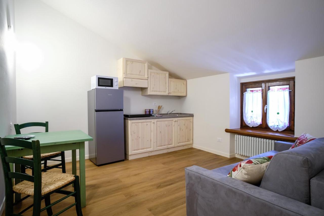 Locanda Il Cavallino Valeggio sul Mincio Exteriör bild